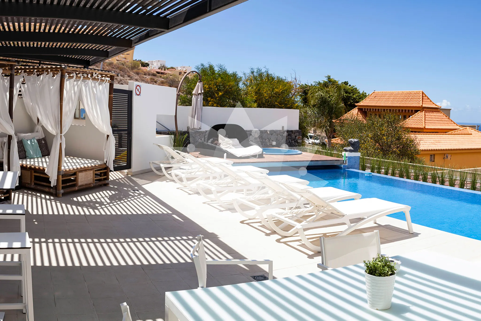 Villa Madroñal exterior